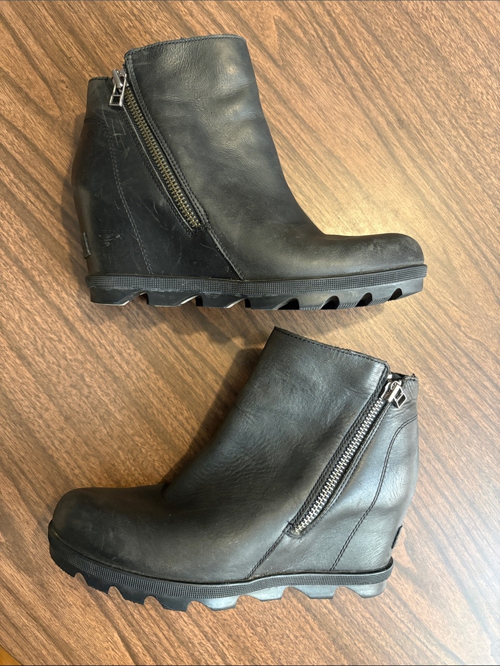 Sorel Size 9 Black Joan Of Arctic Wedge II Zip Bootie Ankle Boots